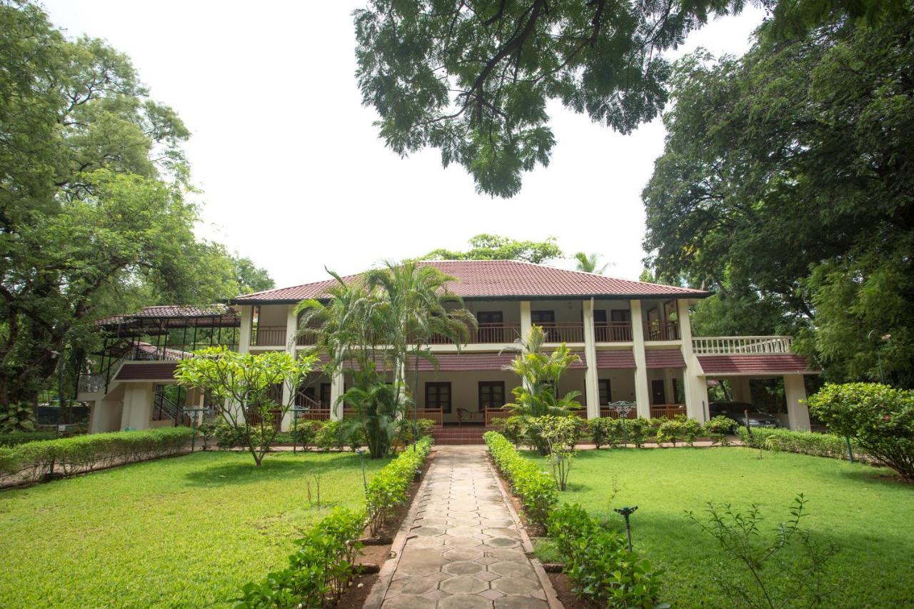 马杜赖遗产酒店 外观 照片 The main building of the university