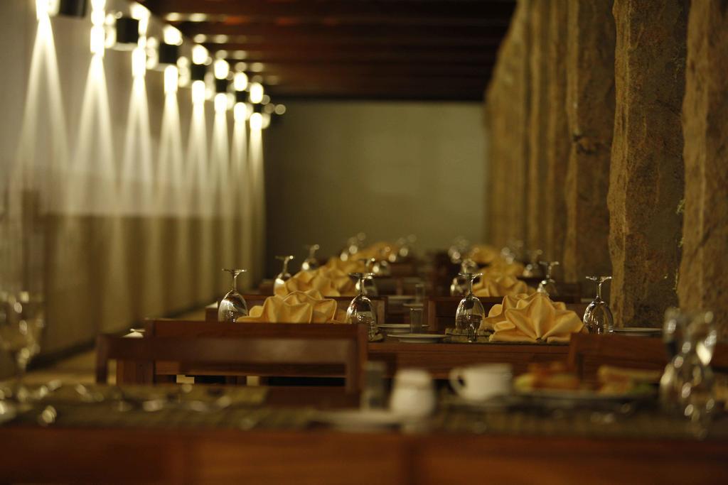 马杜赖遗产酒店 外观 照片 The interior of the restaurant